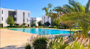 Appartement de Rêve à Taghazout Bay avec Piscine et Vue